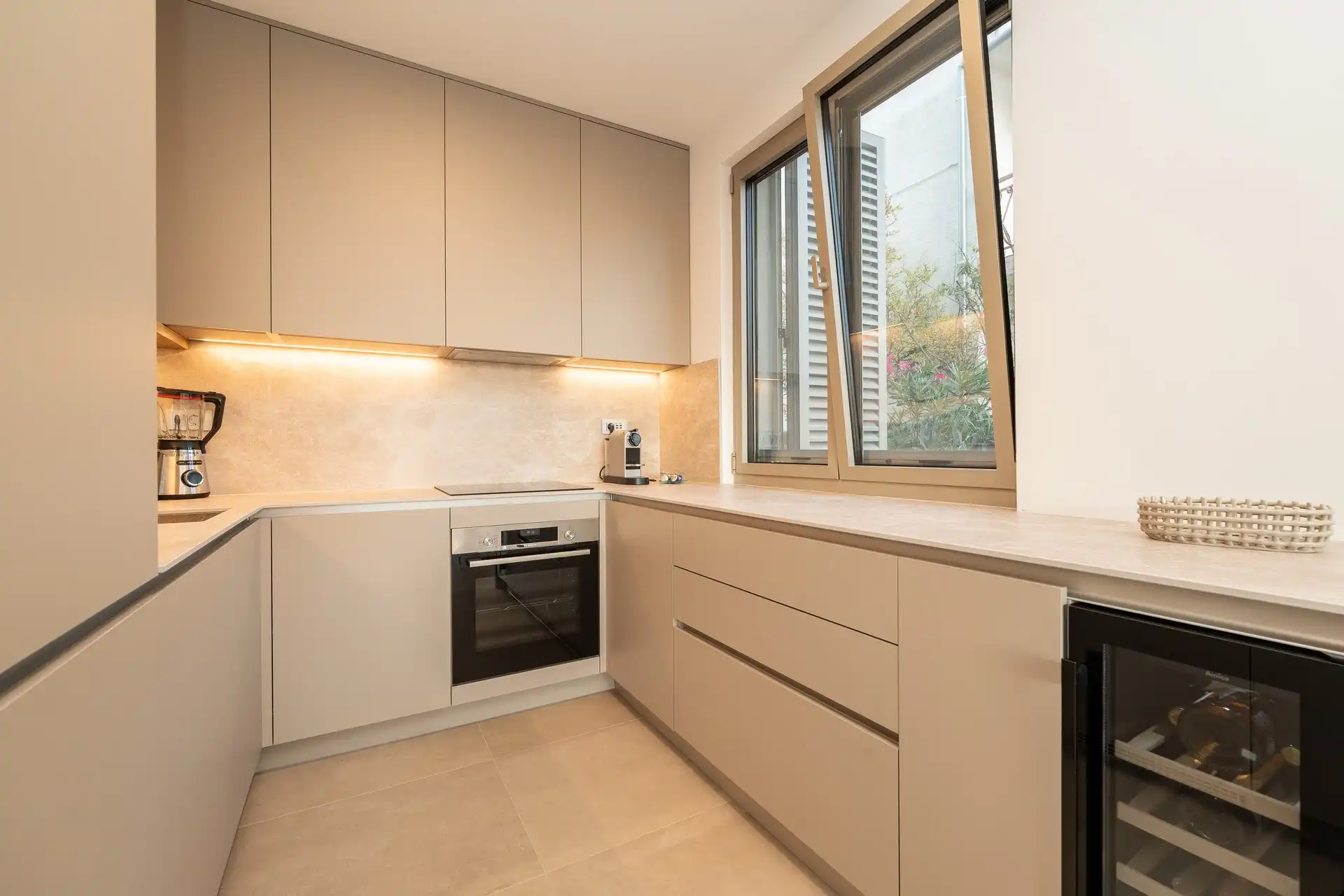 Apartment Q