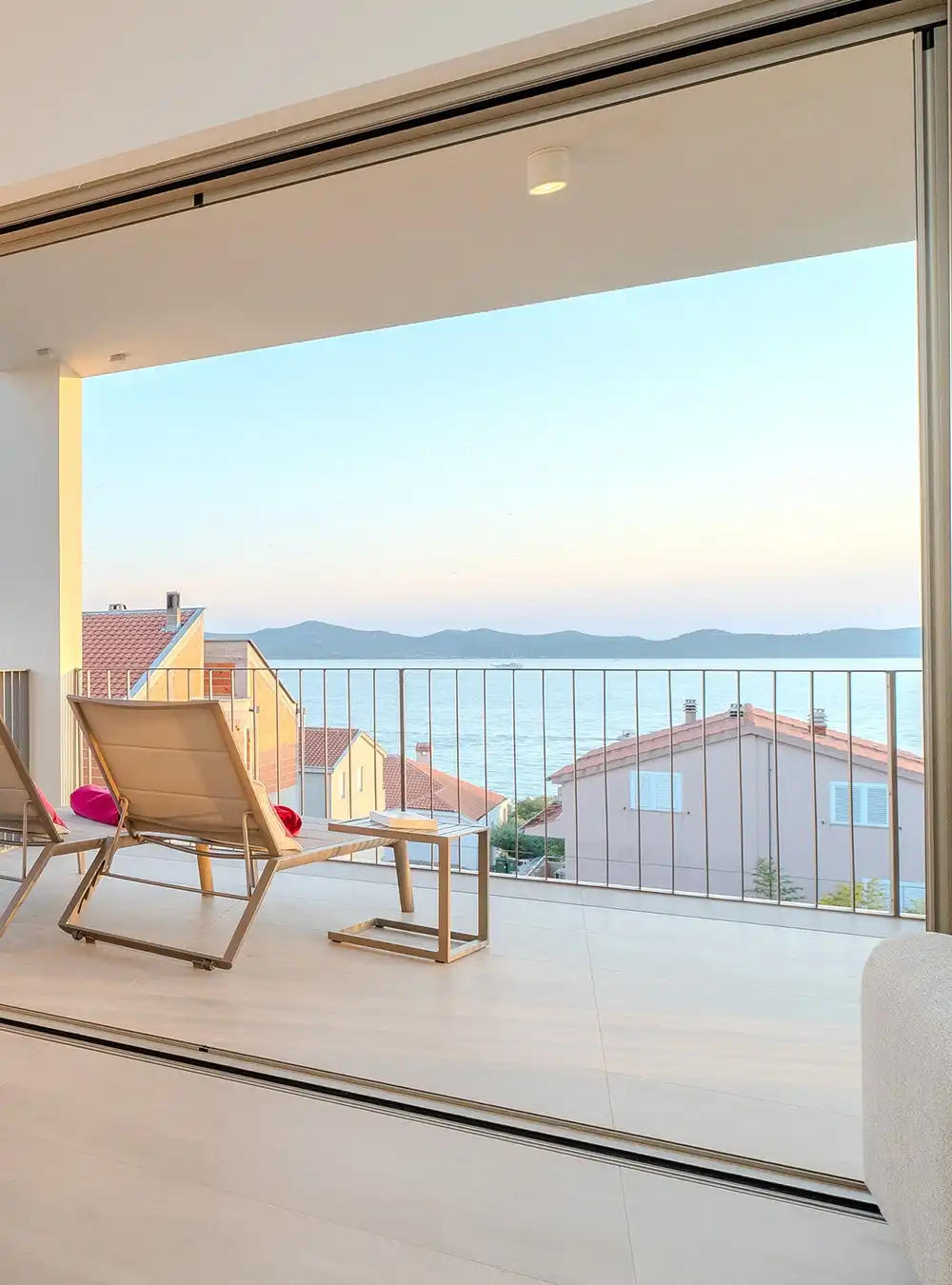 Sea view – OPQ Apartments Diklo